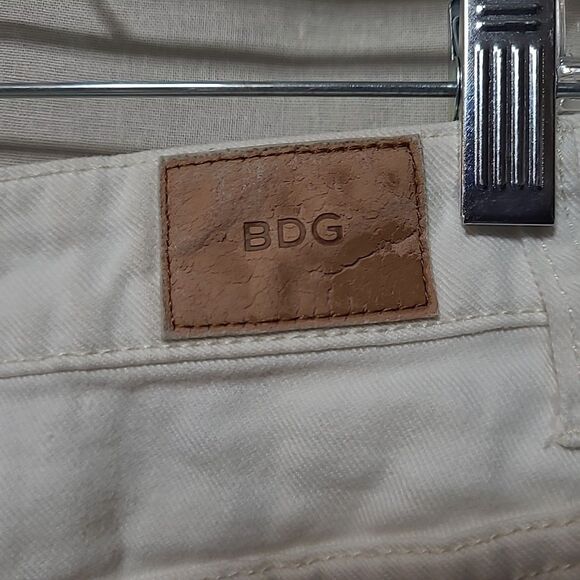 Urban Outfitters BDG High Rise Dree Cheeky Size 28W White Studded Denim Shorts - Picture 6 of 12